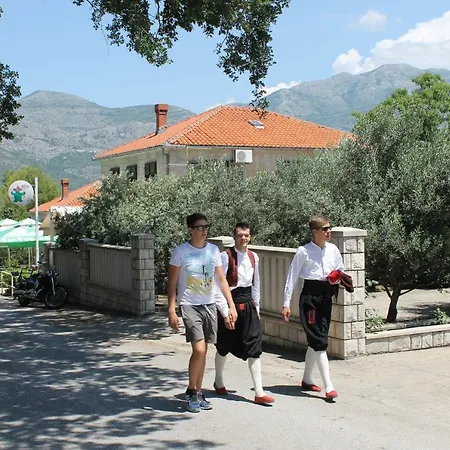 Vacation House Kontrada Komaji